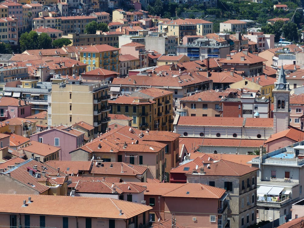 Maintaining Your Roof Properly: 6 Practical Tips You Should Follow