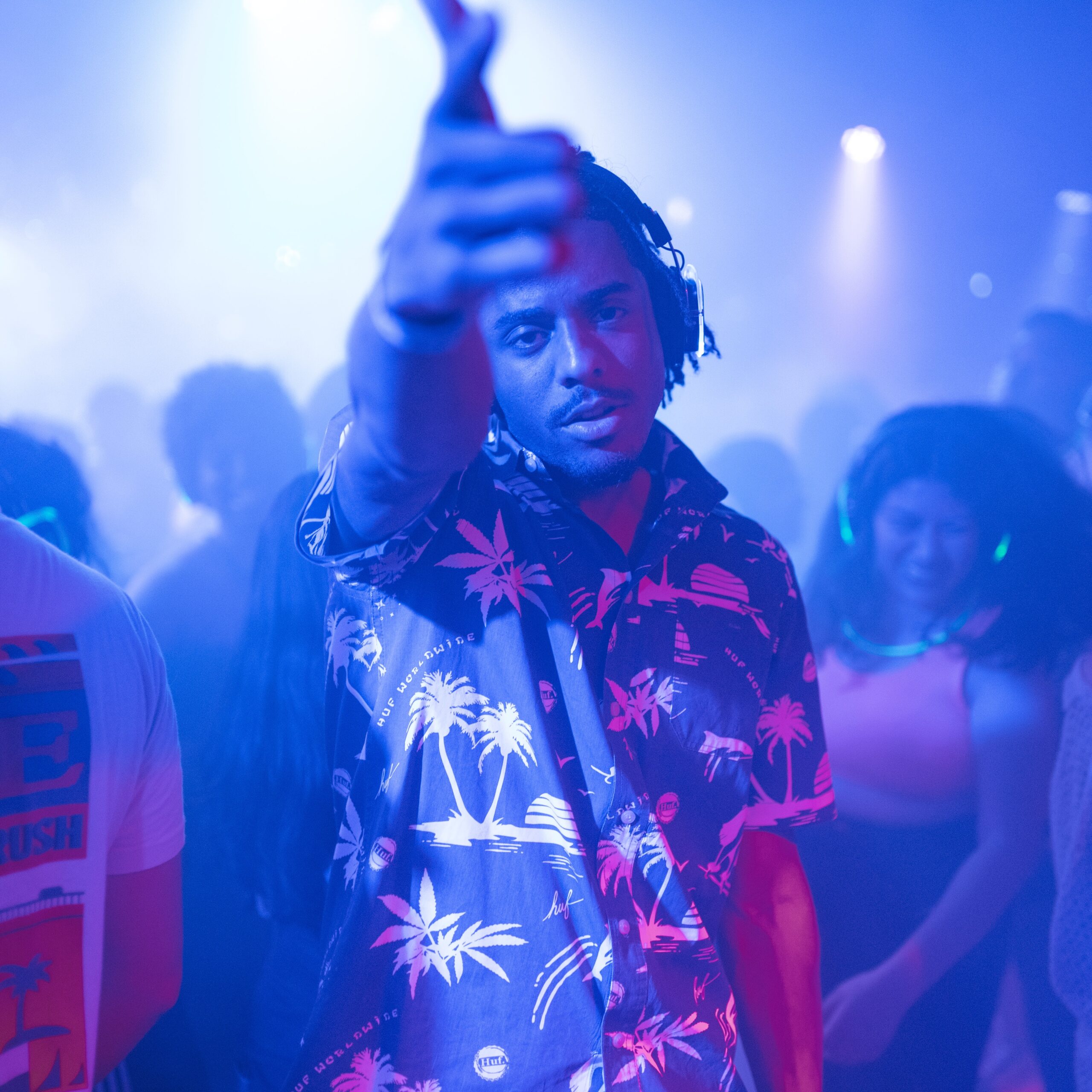 Silent Disco Headphones: A Must Have Gadget for Music Lovers 