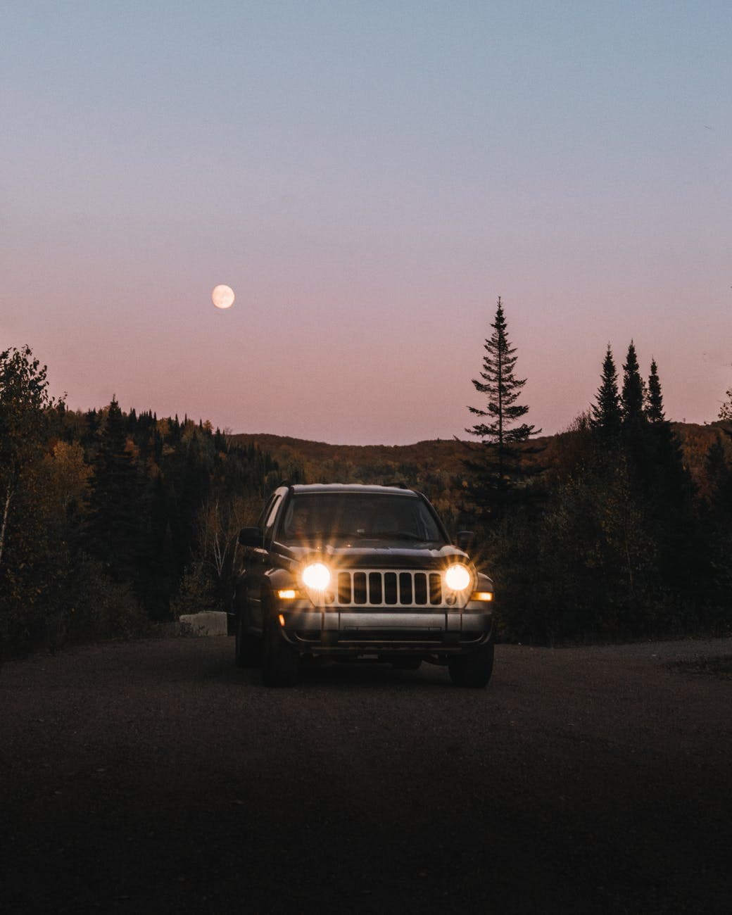 pickup truck during dawn