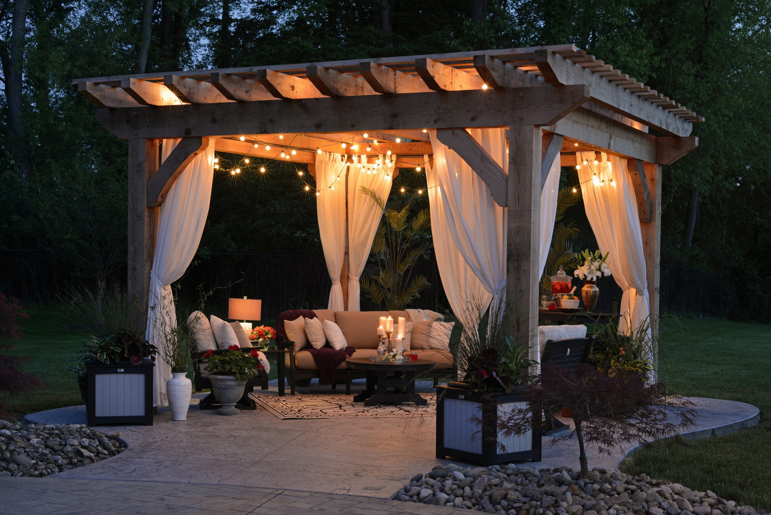 4 Amazing Items That Will Enhance Your Backyard